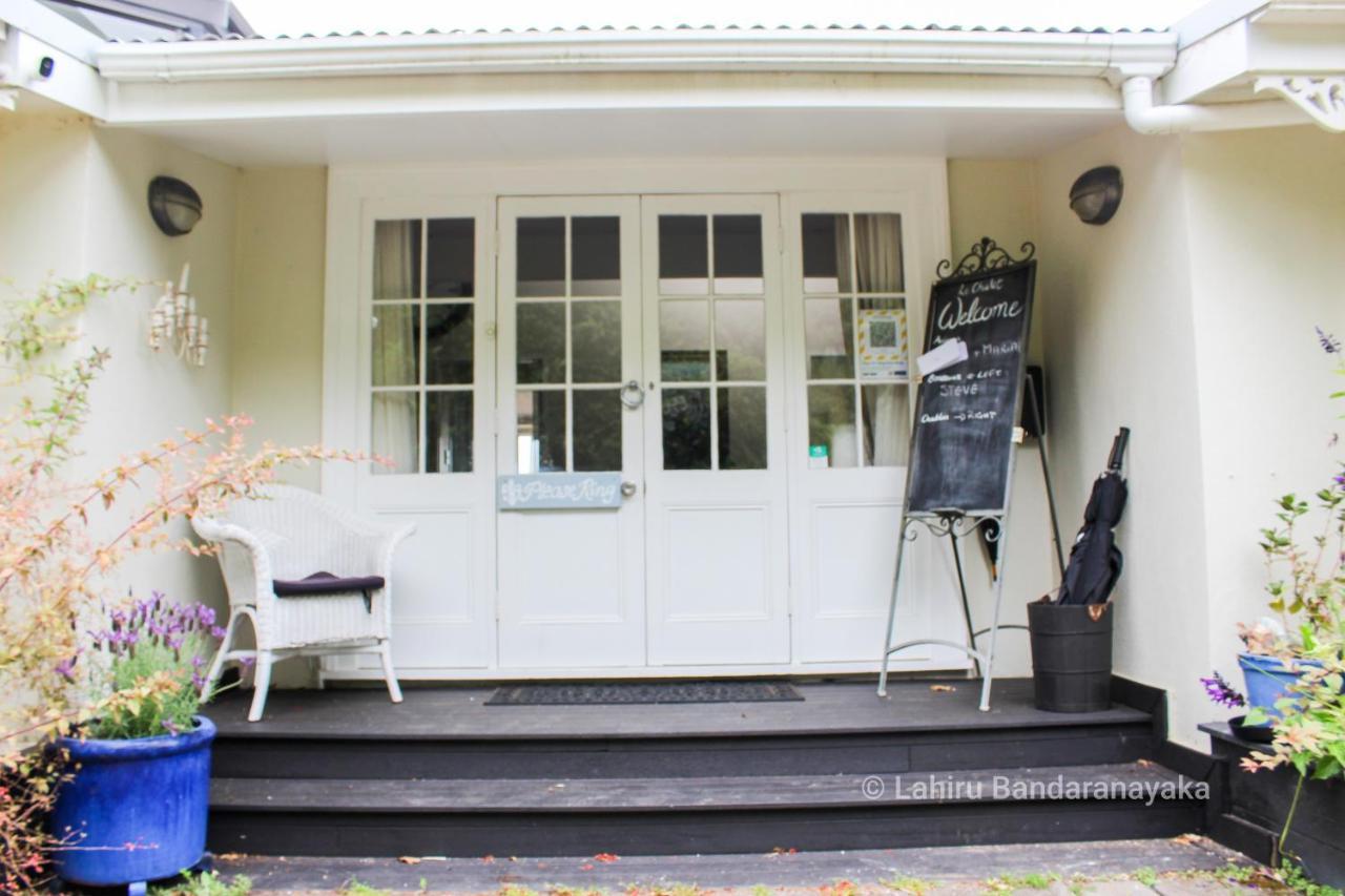 Le Chalet Waiheke Apartments Ostend Exteriör bild