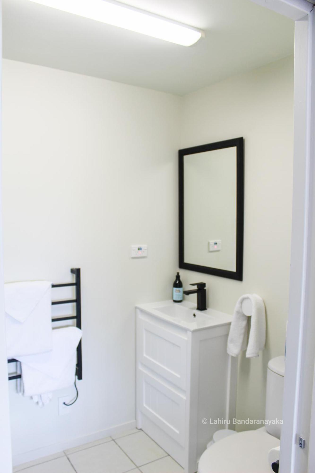 Le Chalet Waiheke Apartments Ostend Rum bild