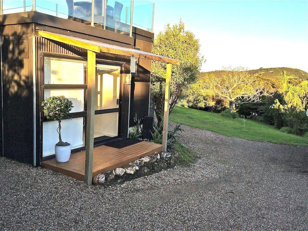 Le Chalet Waiheke Apartments Ostend Exteriör bild