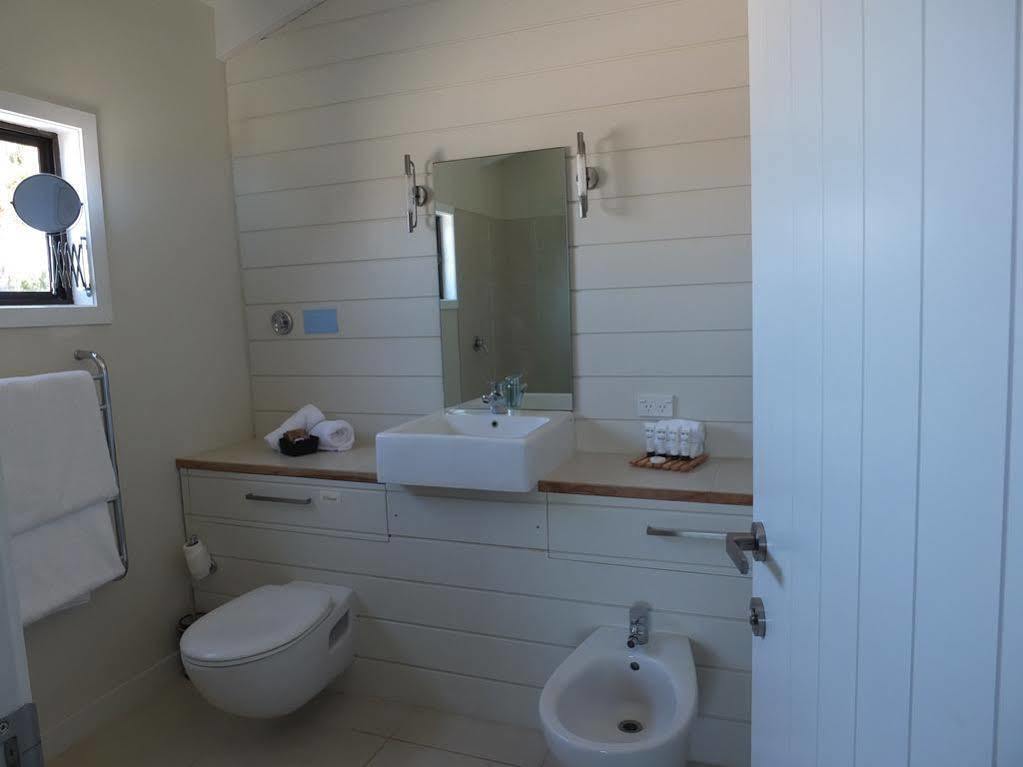 Le Chalet Waiheke Apartments Ostend Exteriör bild