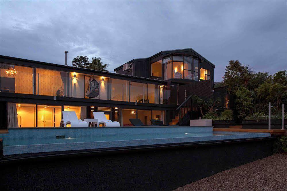 Le Chalet Waiheke Apartments Ostend Exteriör bild